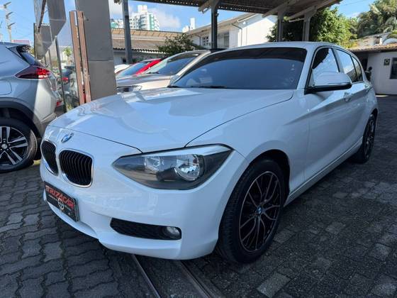 BMW 116i 1.6 16V TURBO GASOLINA 4P AUTOMÁTICO BMW 116i 1.6 16V TURBO GASOLINA 4P AUTOMÁTICO